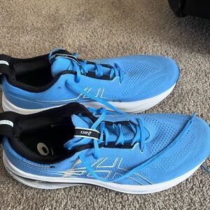 ASICS Men's Vibrant Blue Athletic Shoes